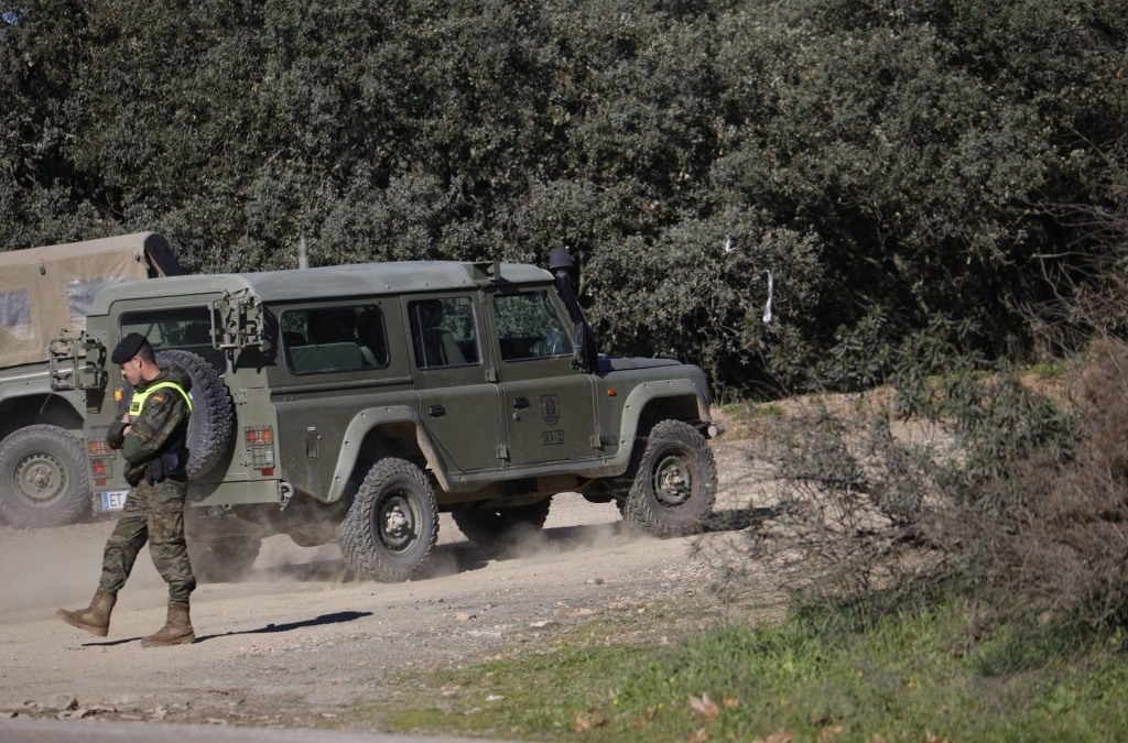 Dispositivo de búsqueda de los dos militares desaparecidos durante una maniobras que se estaban llevando a cabo en un embalse de Córdoba (Efe).