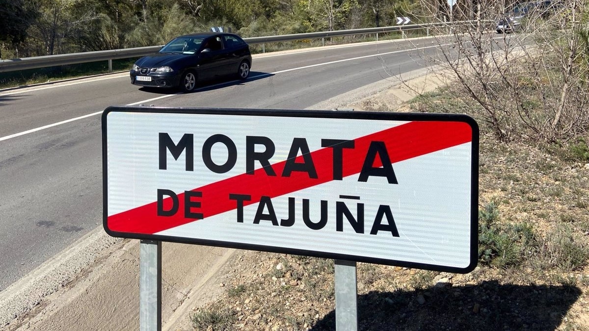 Cartel de salida del pueblo Morata de Tajuña