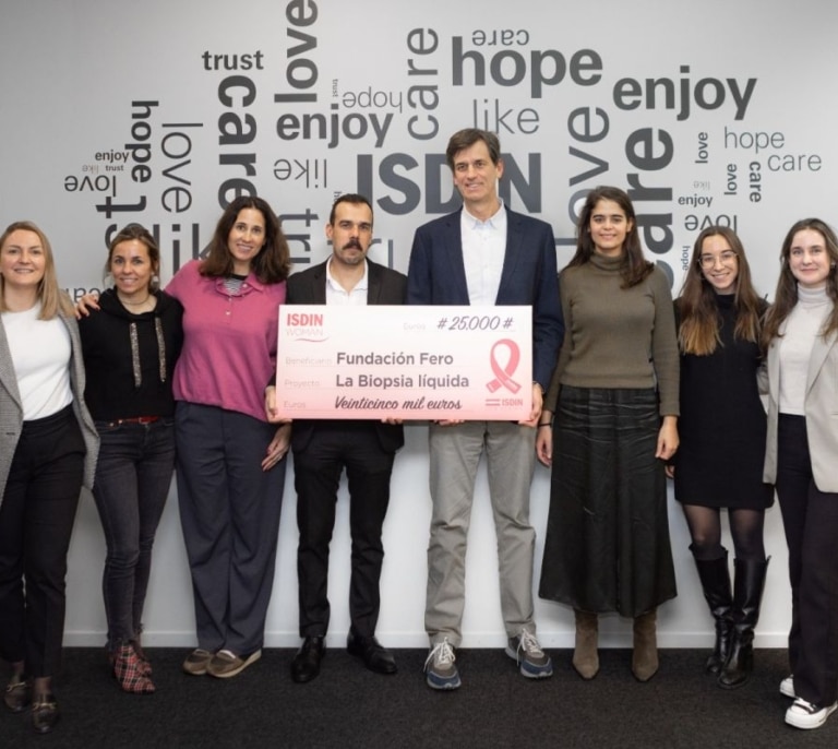 ISDIN dona 25.000 euros a la Fundación FERO por sexto año consecutivo para ayudar a la investigación del cáncer de mama