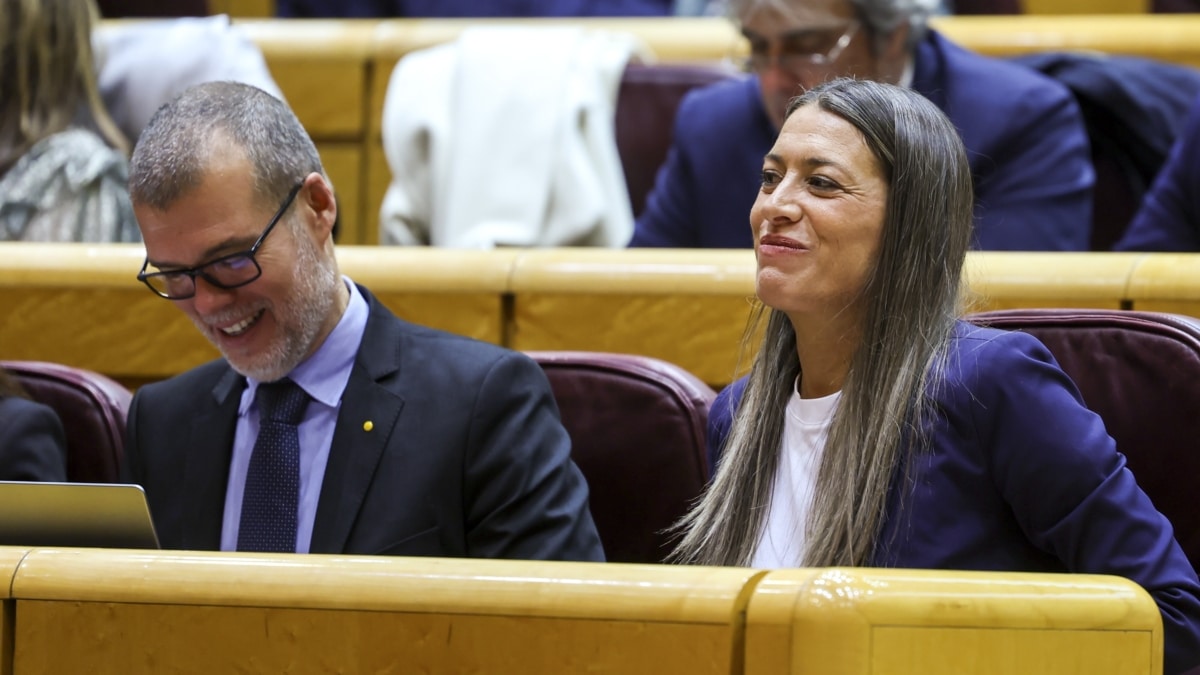 La diputada de Junts Miriam Nogueras interviene en el pleno del Congreso que debate la toma en consideración de la iniciativa impulsada por el PP y el PSOE para reformar el artículo 49 de la Constitución y eliminar el término "disminuidos", este martes. Un pleno que se celebra físicamente en la sede del Senado, donde se han trasladado los diputados debido a las obras en el Congreso.