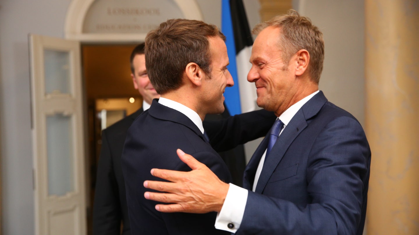 El presidente francés, Emmanuel Macron, con Donald Tusk