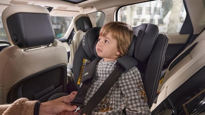 Cómo colocar una silla de bebé en el coche sin Isofix
