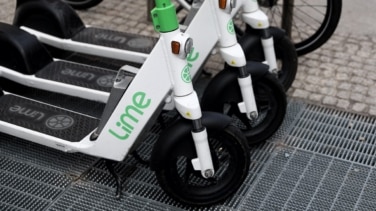¿Qué pasa con los patinetes eléctricos? Las normas que limitan la circulación