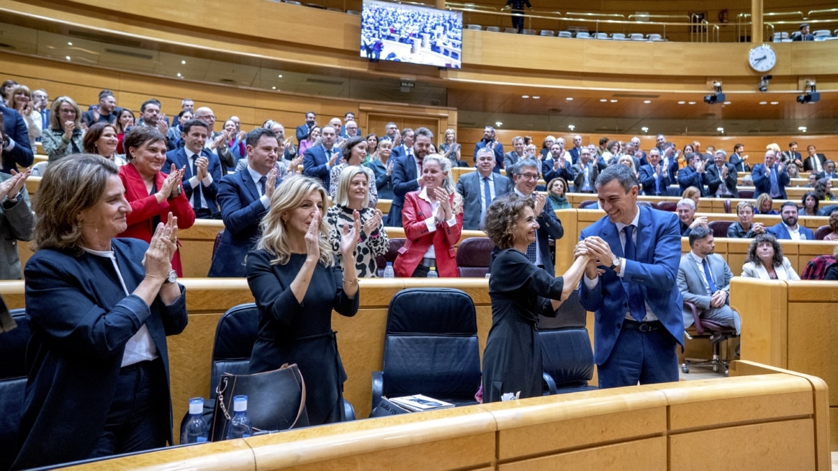 Pedro Sánchez, durante el pleno del Congreso, reunido excepcionalmente en el Senado, que debate la convalidación de tres decretos