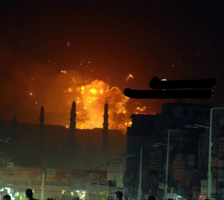 Estados Unidos y Reino Unido bombardean Yemen en represalia por los ataques hutíes en el mar Rojo