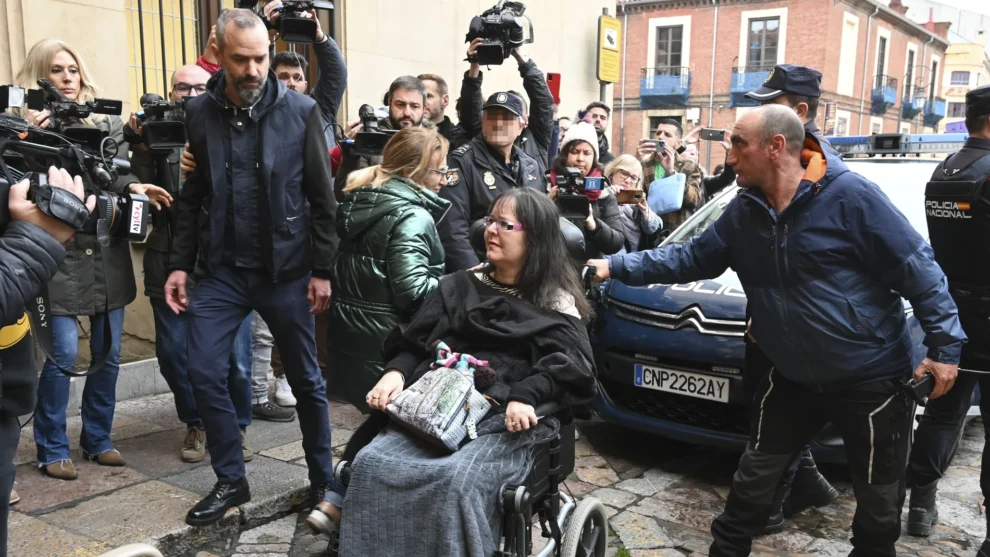 Raquel Díaz , exmujer de Pedro Muñoz, a su llegada al juicio por malos tratos