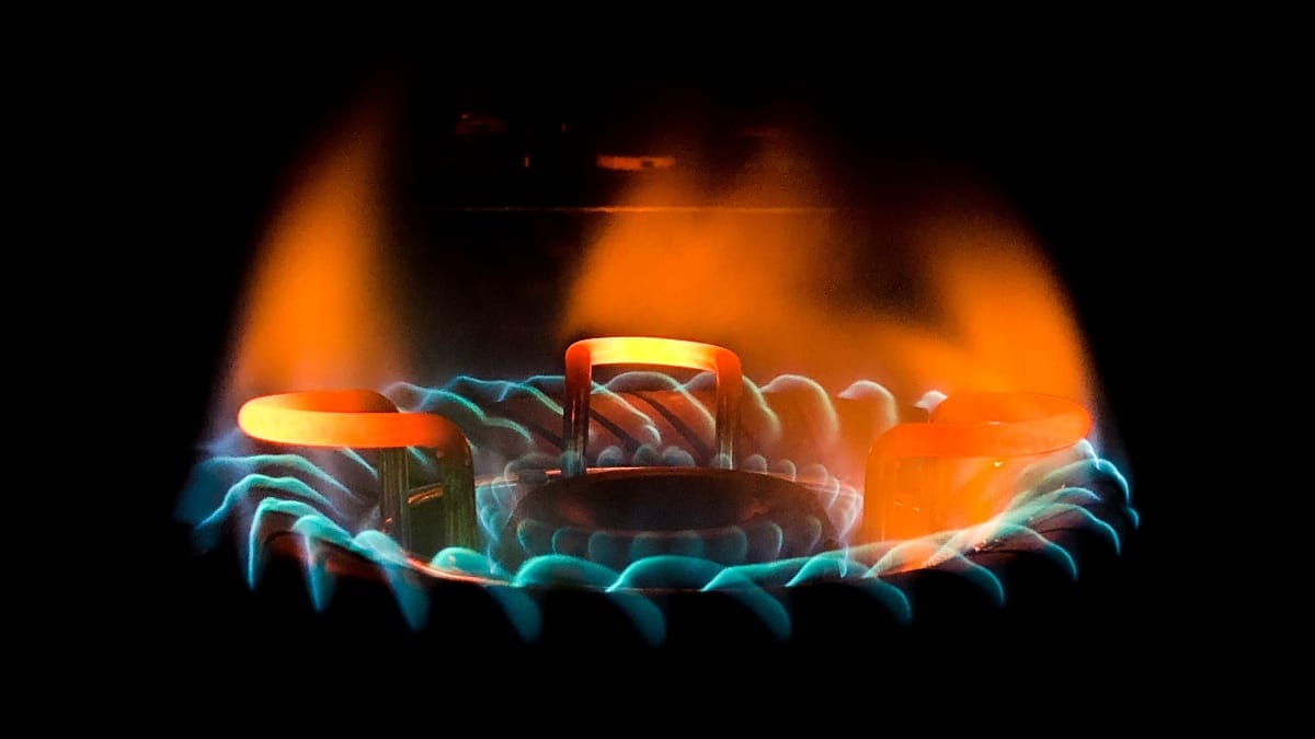 Fuego encendido por gas al que le afecta la Tarifa TUR que tiene cambios en el 2024