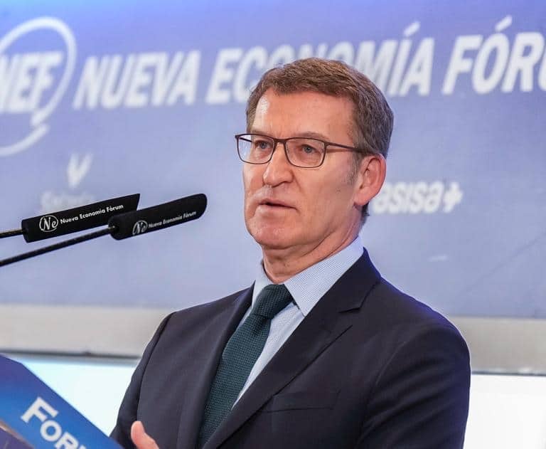 Feijóo insta a los suyos en Toledo a "bombardear al gobierno en todos los frentes"