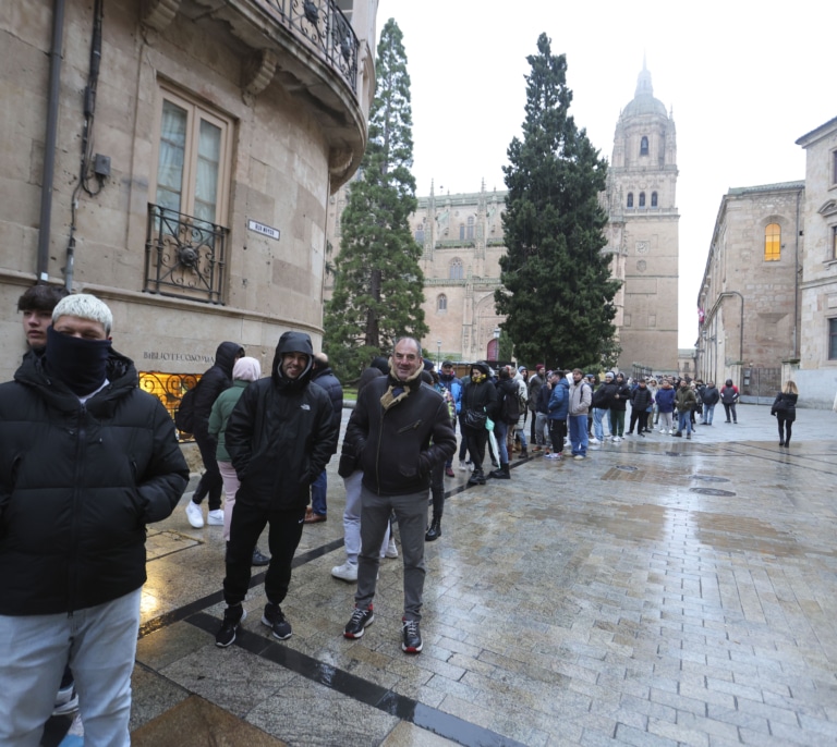Salamanca sueña con Unionistas: colas de madrugada por la entrada para el Barcelona