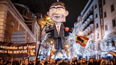 El Gobierno y el PSOE se lanzan en tromba contra los provocadores de Ferraz