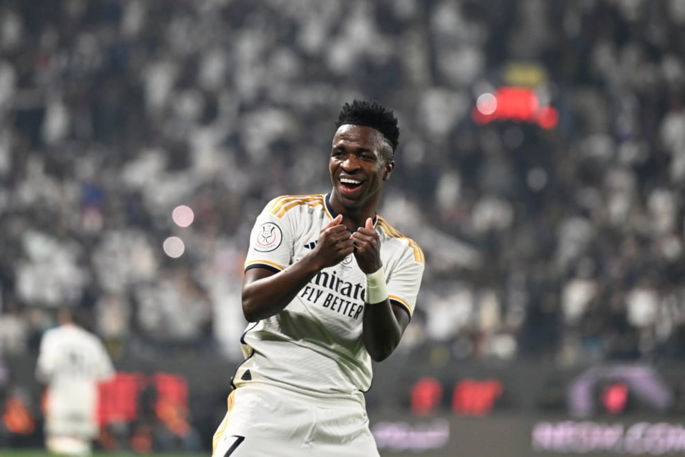 Vinicius celebra uno de sus tres goles al Barcelona en la final de la Supercopa