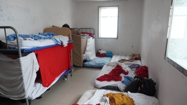 Dependencias del aeropuerto de Barajas donde duermen los solicitantes de asilo.