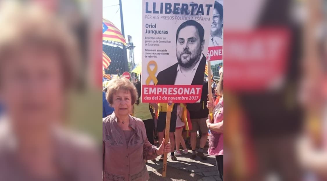 La eurodiputada letona Tatjana Zdanoka en una manifestación en favor de los políticos presos del procés catalán.