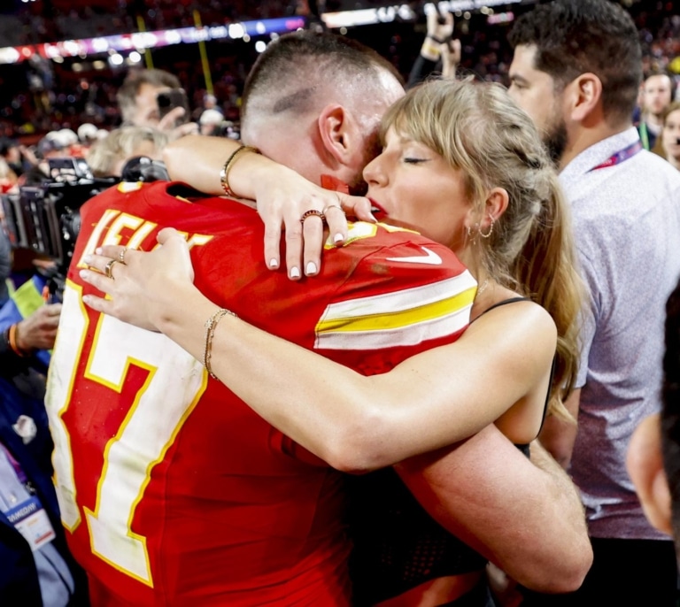 Taylor Swift y Travis Kelce: todos los detalles desde la famosa pulsera hasta el anillo de compromiso