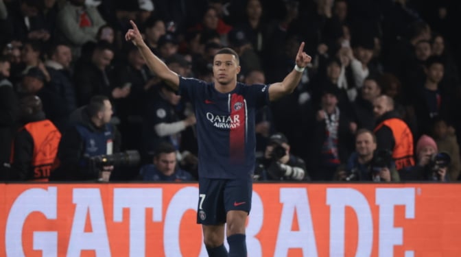 El PSG descose a una Real Sociedad al borde de la eliminación