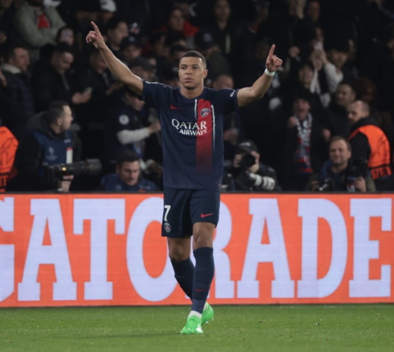 El PSG descose a una Real Sociedad al borde de la eliminación