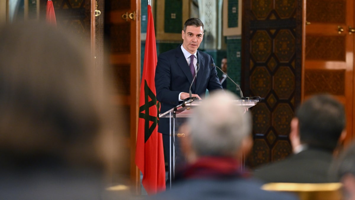 Rabat (Morocco), 22/02/2024.- Spanish Prime Minister Pedro Sanchez speaks at a press conference in Rabat, Morocco, 21 February 2024. Sanchez is on an official visit to Morocco. (Marruecos, España) EFE/EPA/JALAL MORCHIDI
