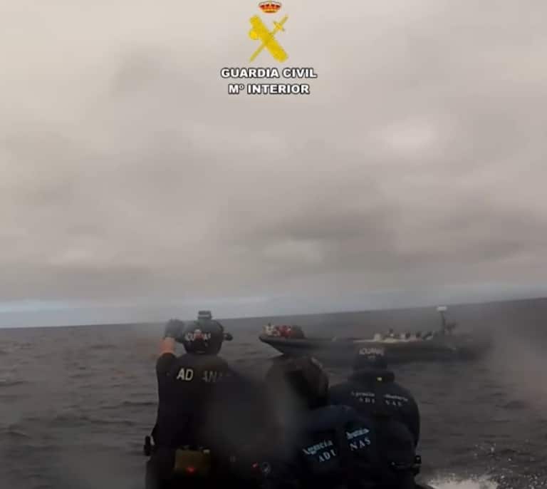 Interceptada en el Atlántico una embarcación con más de cuatro toneladas de cocaína