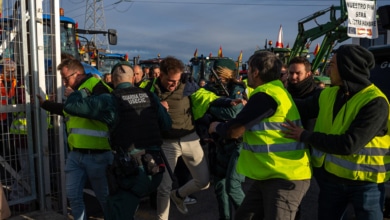 Los agricultores se concentran en la Puerta de Alcalá y los tractores toman Madrid