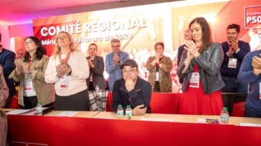 Ferraz desactiva el pulso interno y aúpa a Morant en Valencia pero no señala sucesor de Vara en Extremadura
