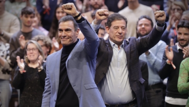 El PSOE pugna por el último escaño en A Coruña y Lugo y envía a Zapatero a pelear por el de Pontevedra