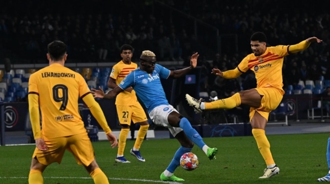 El Barça perdona al Nápoles (1-1) y tendrá que sellar la clasificación en Montjuïc 