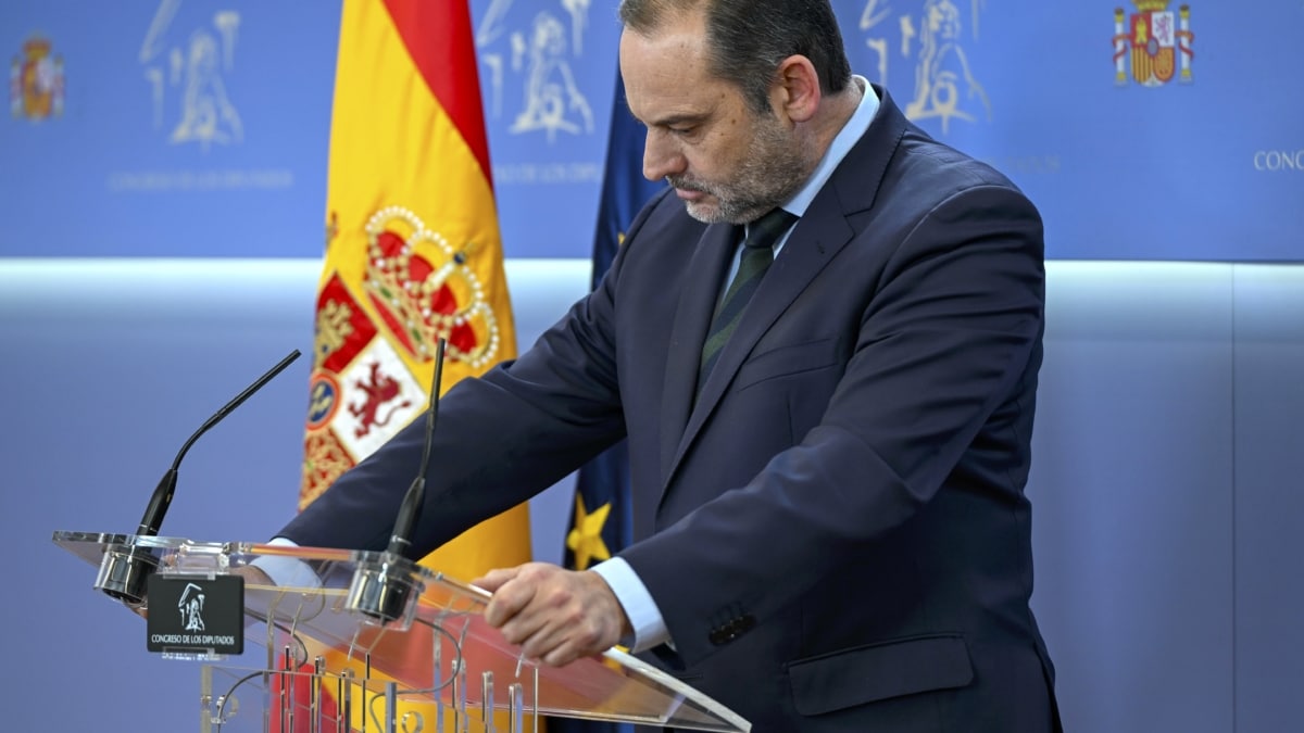 El exministro José Luis Ábalos, durante la rueda de prensa que ha ofrecido este martes en el Congreso.