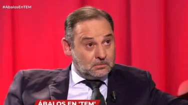 Ábalos se rompe a llorar al hablar de sus excompañeros del PSOE: "Son 43 años. Me duele perder la identidad"
