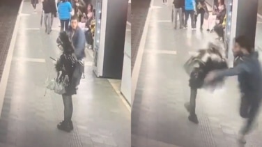 Un hombre golpea brutalmente a una mujer en el andén del metro de Barcelona