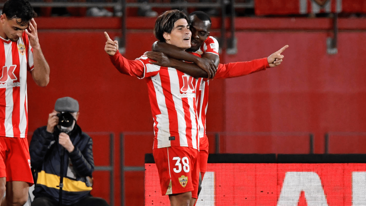 El centrocampista del Almería Luka Romero celebra su segundo gol ante el Atlético de Madrid.