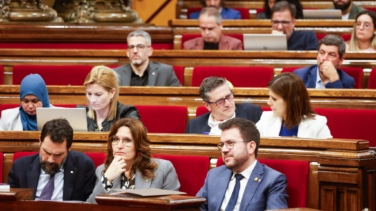 La oposición se lanza contra la gestión de la sequía de Aragonés, que promete 1.045 millones