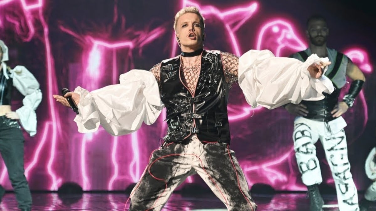 Baby Lasagna, representante de Croacia en Eurovisión 2024, en el escenario del Dora 2024.