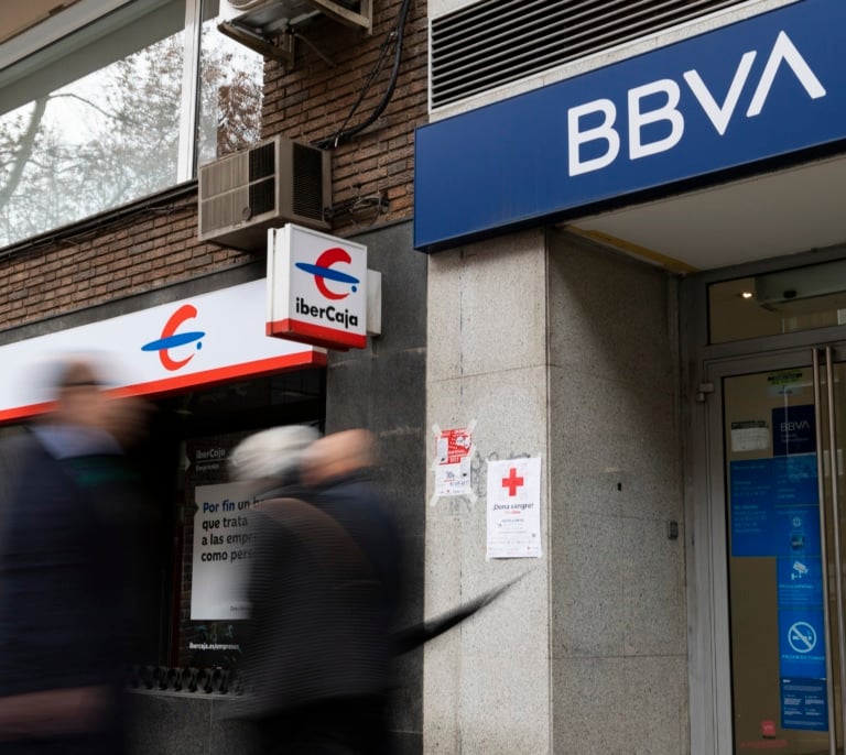 Santander, BBVA y CaixaBank prefieren las hipotecas fijas frente a ING e Ibercaja que apuestan por las mixtas