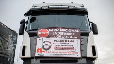 Los transportistas y agricultores mantienen su pulso y prolongarán sus protestas de forma indefinida