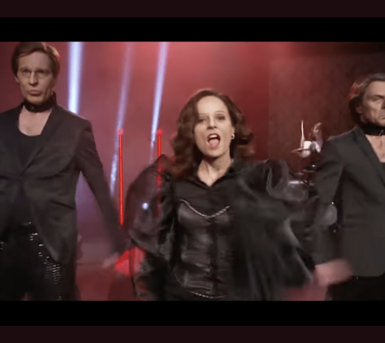 Polònia enciende las redes con 'Facha', la parodia de 'Zorra' versionada por Ayuso