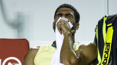 Alcaraz, lesionado, se retira tras dos juegos en Brasil