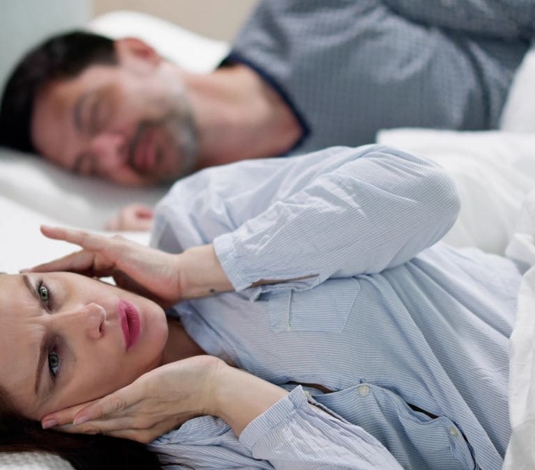 Deja de roncar: esta es la mejor postura para dormir