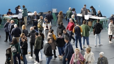 La participación en Galicia asciende al 49% y supera ya el total de la de 2020