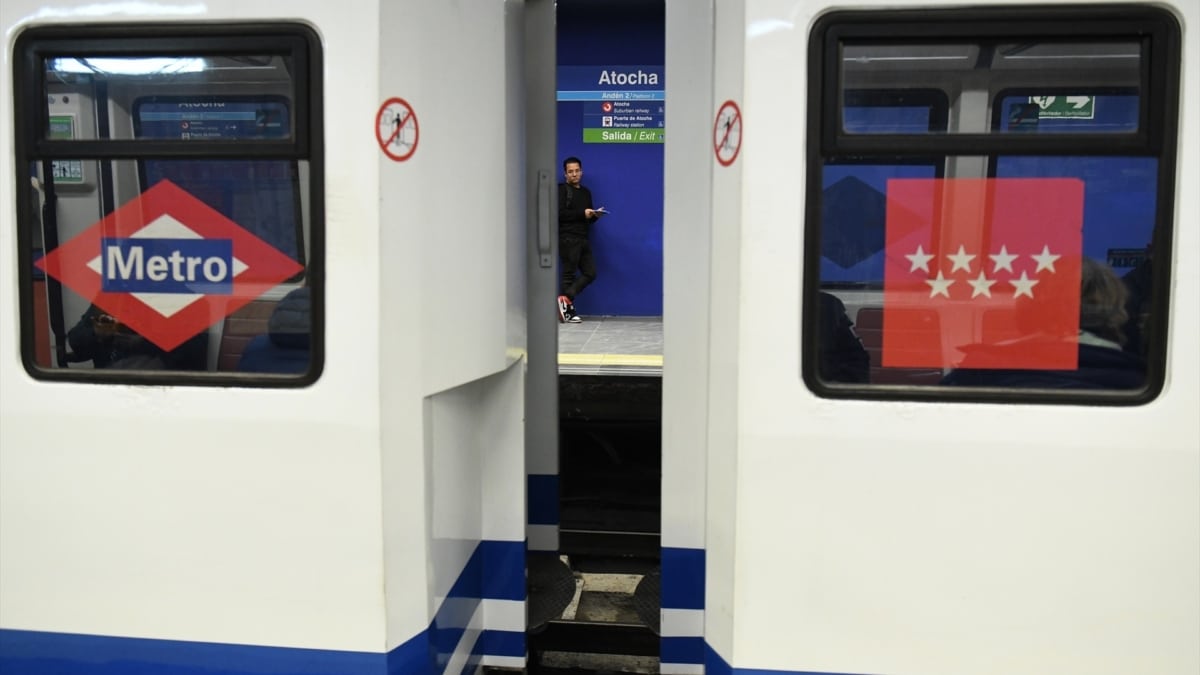 Dos vagones del metro de Madrid