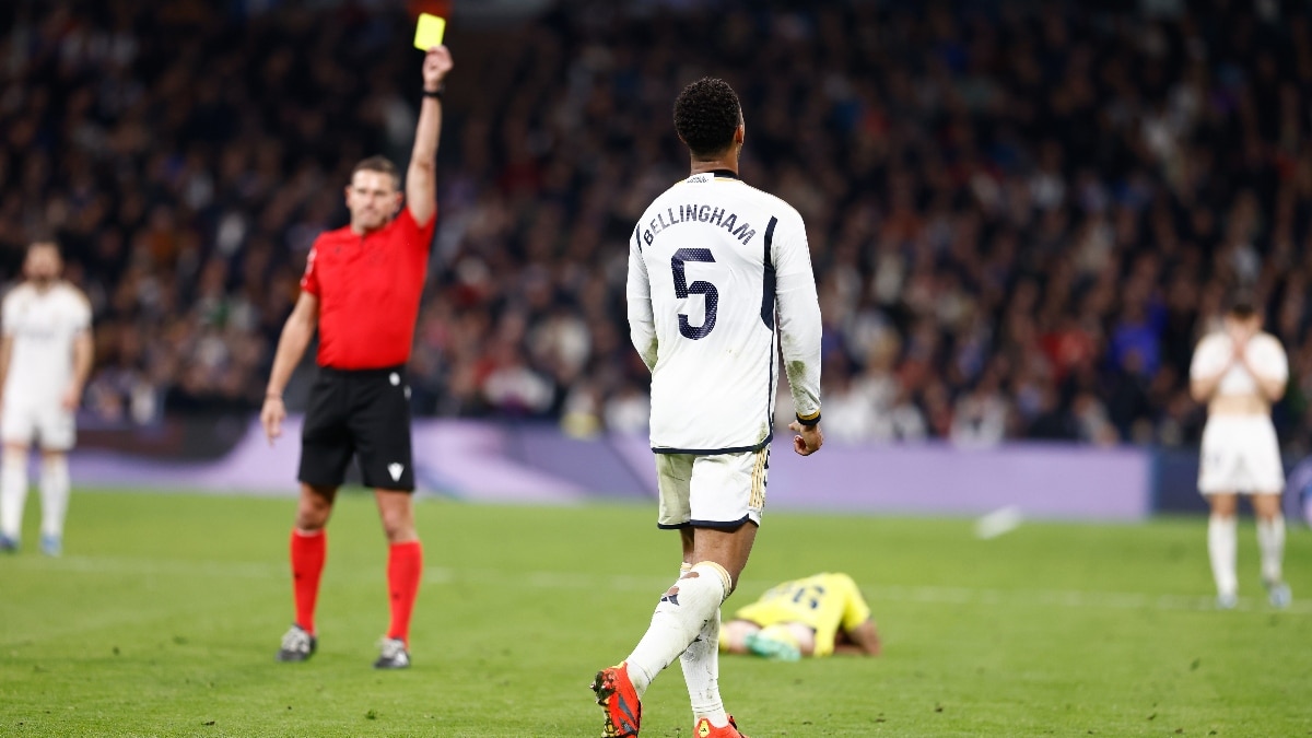 Llegan las tarjetas azules, la última revolución en el reglamento del fútbol