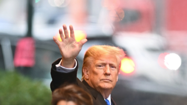 Trump logra que el Supremo decida sobre su inmunidad pero Illinois rechaza su candidatura