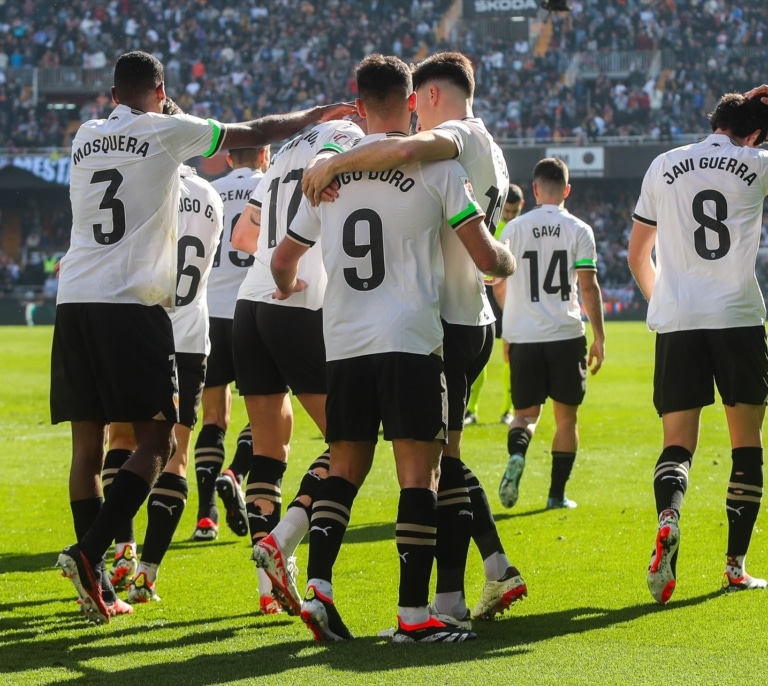 Aplazados los partidos del Valencia y el Levante por el incendio