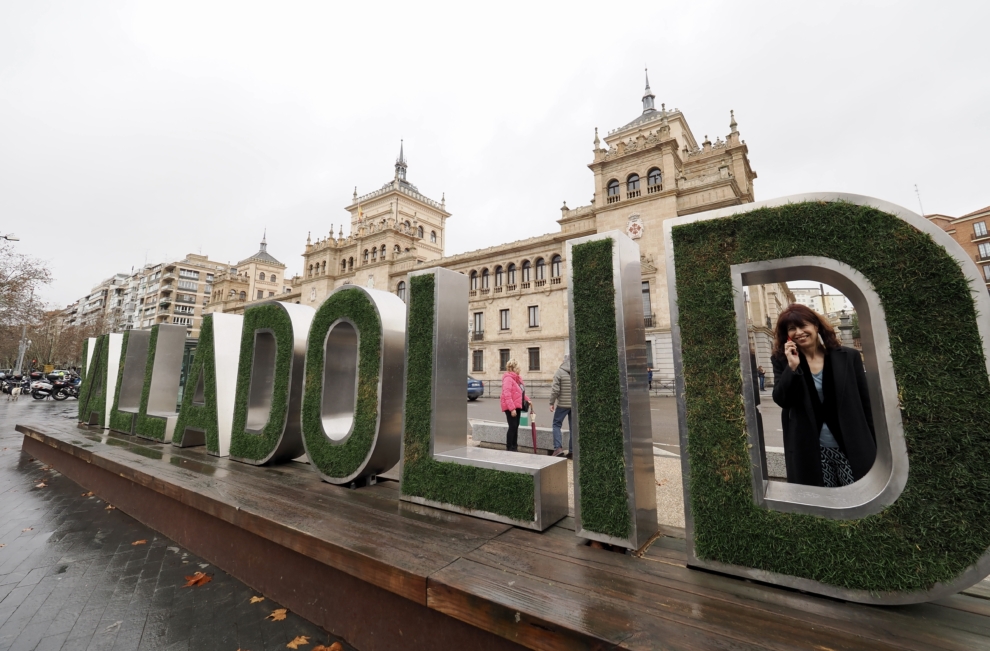 La ministra de Igualdad, Ana Redondo, visita la exposición 'La emoción de los Goya', en la plaza Zorrilla de Valladolid.