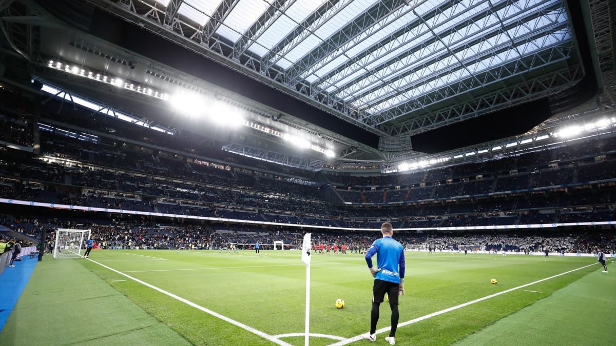 El estadio Santiago Bernabéu con la nueva cubierta