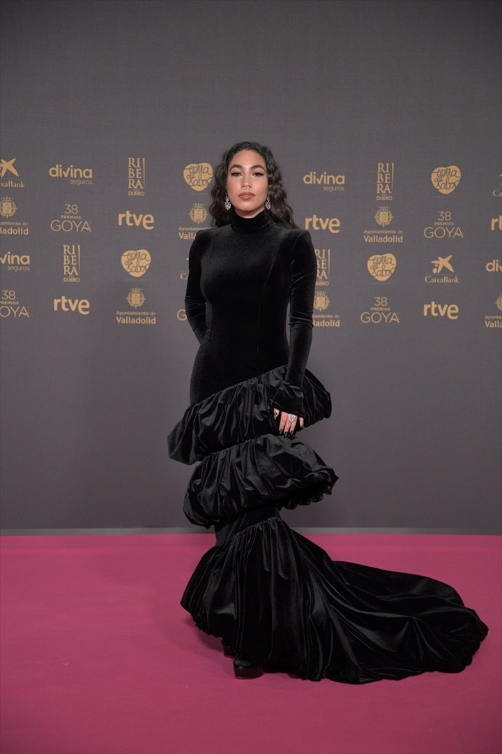 La cantante María José Llergo, en la alfombra rosa de los Goya.