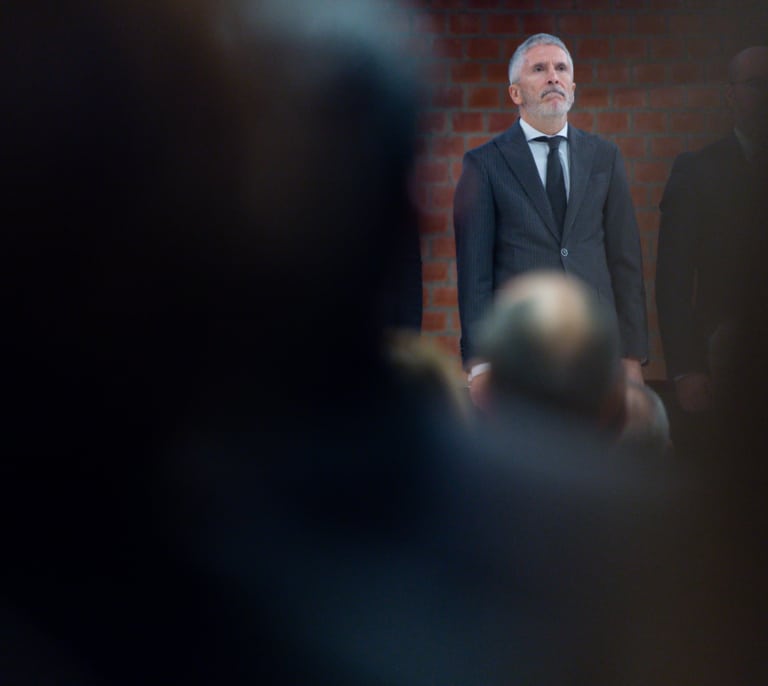 Marlaska en el sarcófago