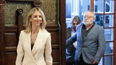 Bronca en el Ateneo entre Cayetana Álvarez de Toledo y un ex magistrado del Supremo por los independentistas