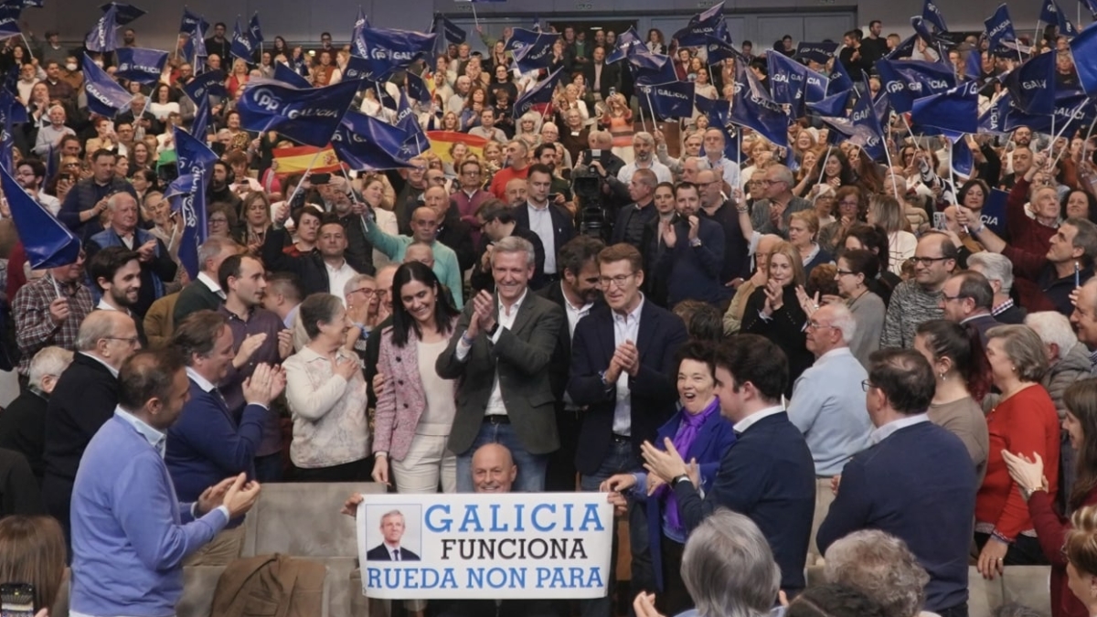 Rueda y Feijóo, aclamados en el cierre de campaña.
