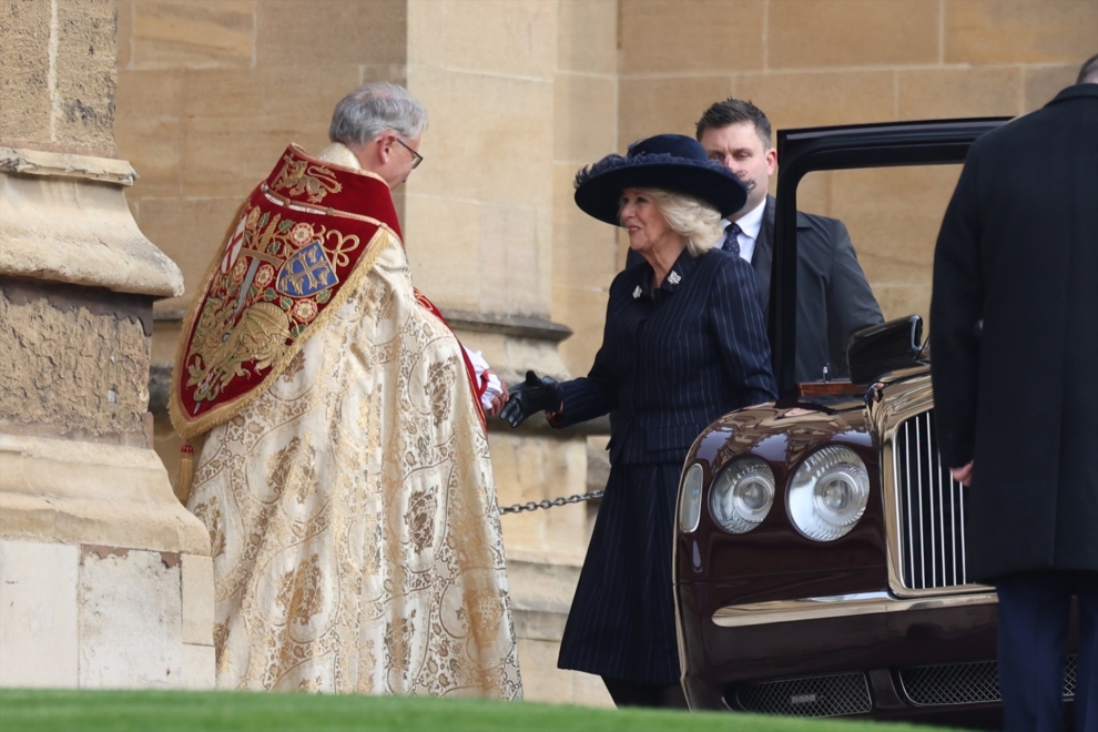La reina Camilla llegando al funeral por Constantino de Grecia.