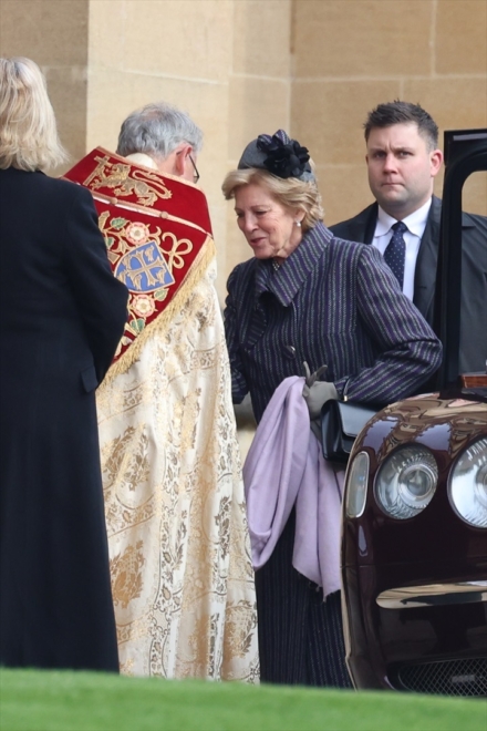 La reina Ana María de Grecia llegando al funeral por Constantino de Grecia.